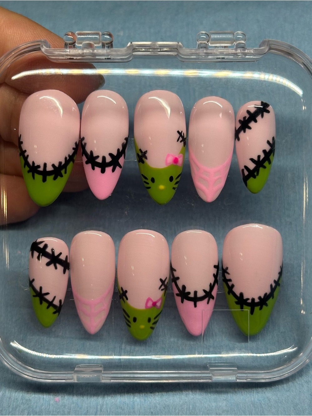 Hello Kitty Halloween press on nails Size Small